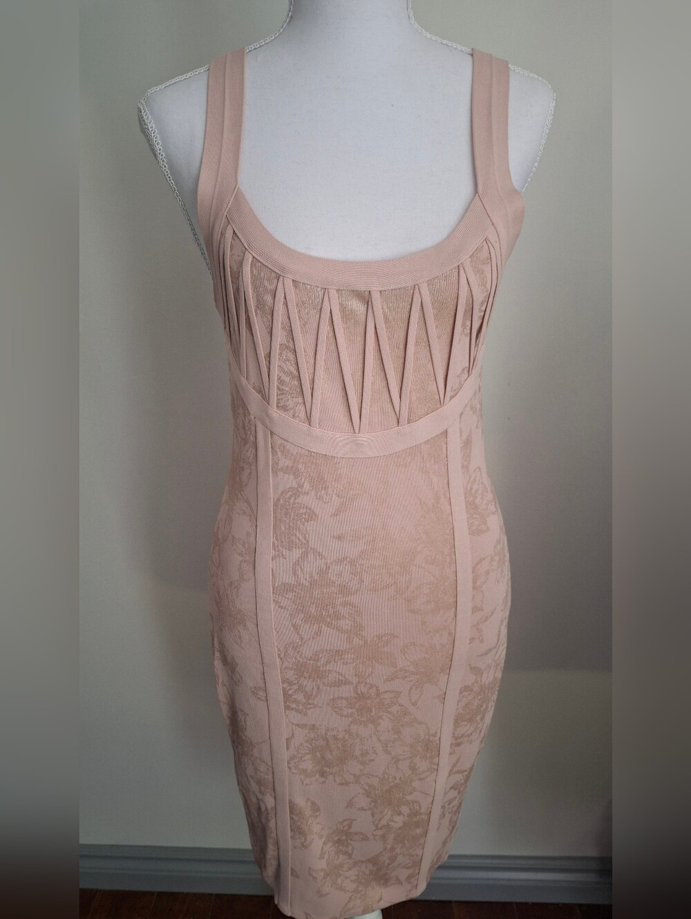 VENUS Blush Pink Gold Floral- Full Back Zipper Bodycon Dress. Ladies 10. NWOT.